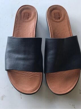 FitFlop Womens Slip on Sandals SOLA Leather Slides